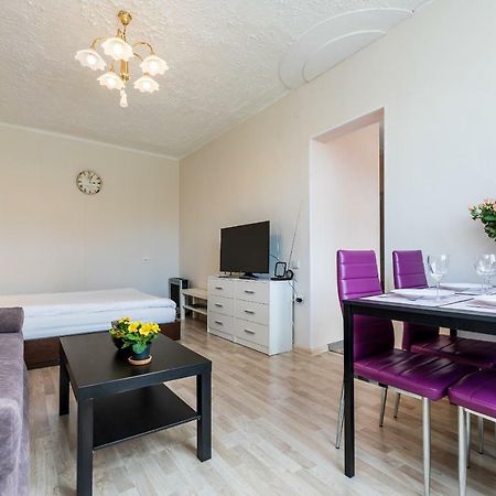 Compact Apartment Near Food Market In The Oldtown Plus Free Parking クライペダ エクステリア 写真