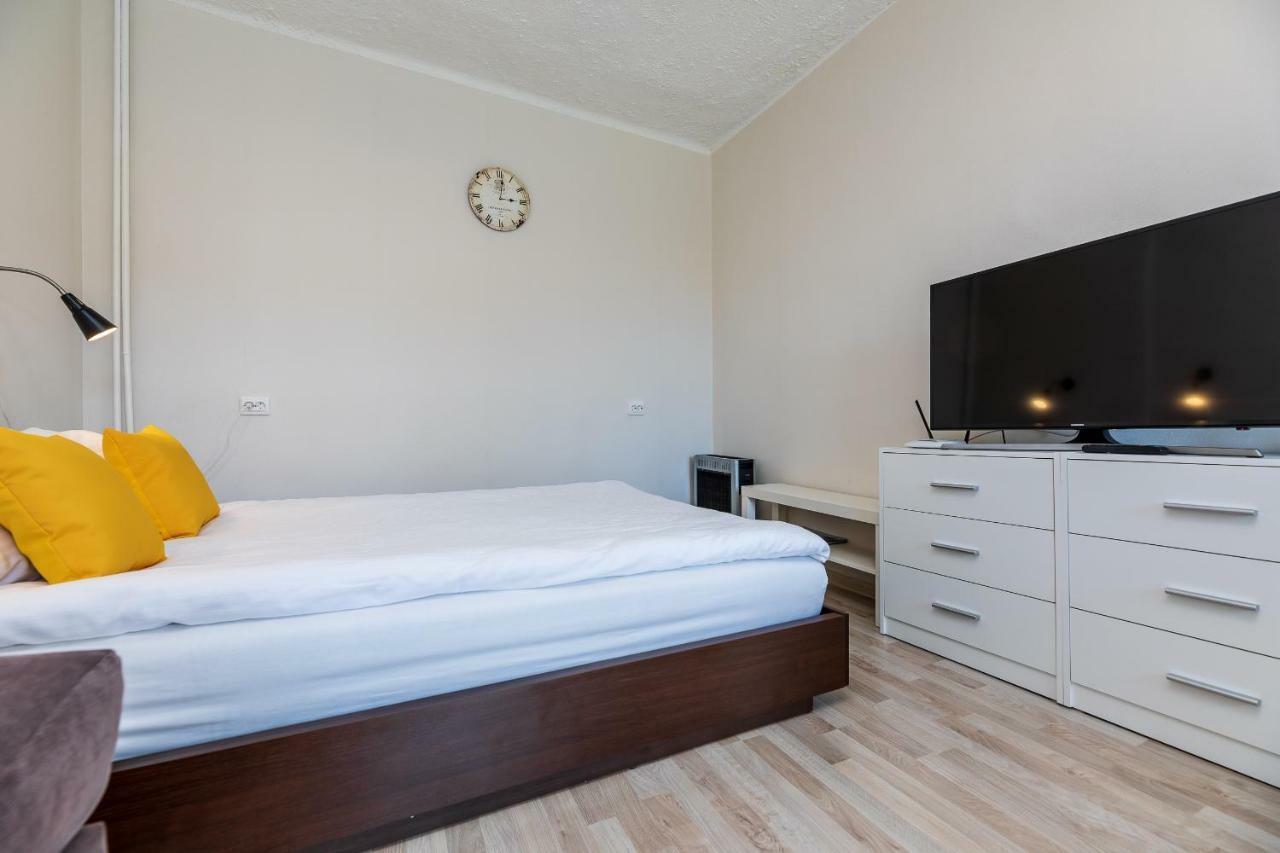 Compact Apartment Near Food Market In The Oldtown Plus Free Parking クライペダ エクステリア 写真
